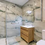 A Lovely 2br With Comfy Living Space & Balcony By 360 Estates *