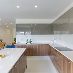 A Lovely 2br With Comfy Living Space & Balcony By 360 Estates Appartement *