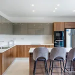 A Lovely 2br With Comfy Living Space & Balcony By 360 Estates *