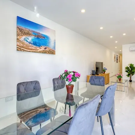 A Lovely 2br With Comfy Living Space & Balcony By 360 Estates *