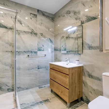 A Lovely 2br With Comfy Living Space & Balcony By 360 Estates *