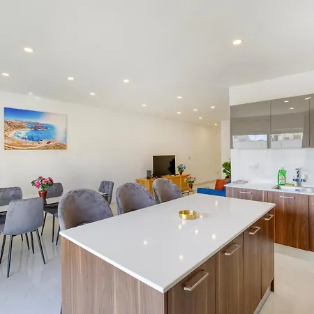 A Lovely 2br With Comfy Living Space & Balcony By 360 Estates Lejlighed Gzira